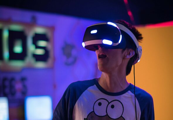 tech-technology-vr-vr-headset-headset-boy-1629858-pxhere.com